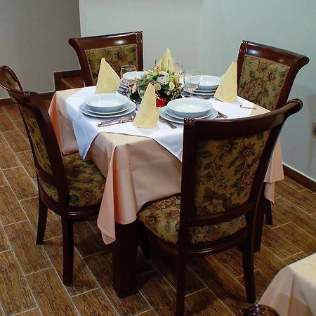 Mali Hotel Bambis Podgorica Kültér fotó