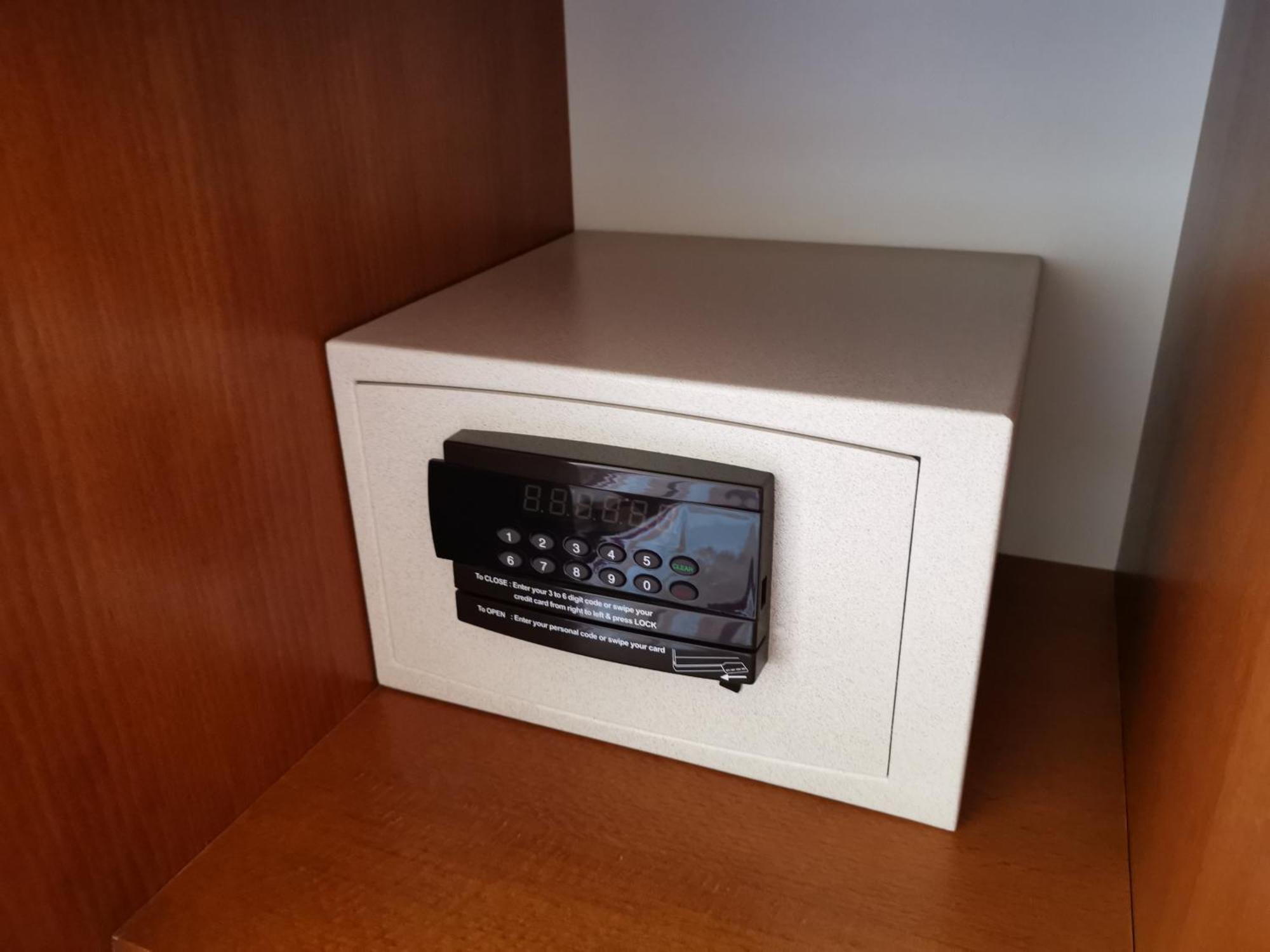 Mali Hotel Bambis Podgorica Kültér fotó