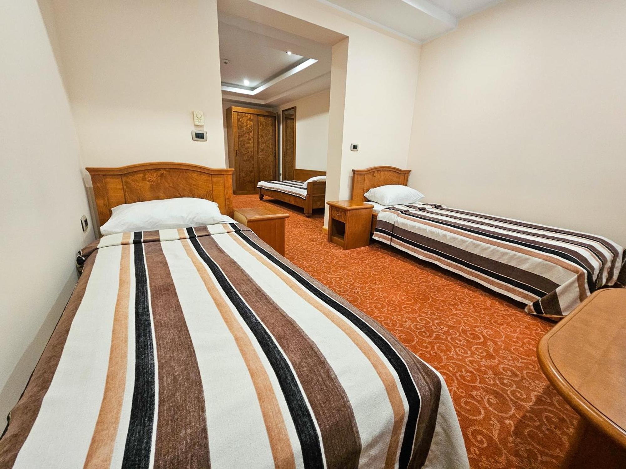 Mali Hotel Bambis Podgorica Kültér fotó