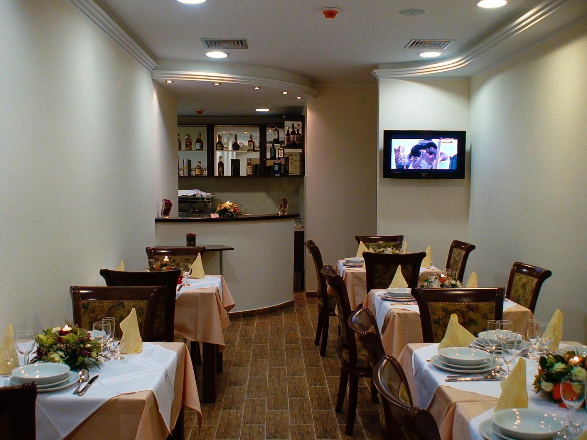 Mali Hotel Bambis Podgorica Kültér fotó